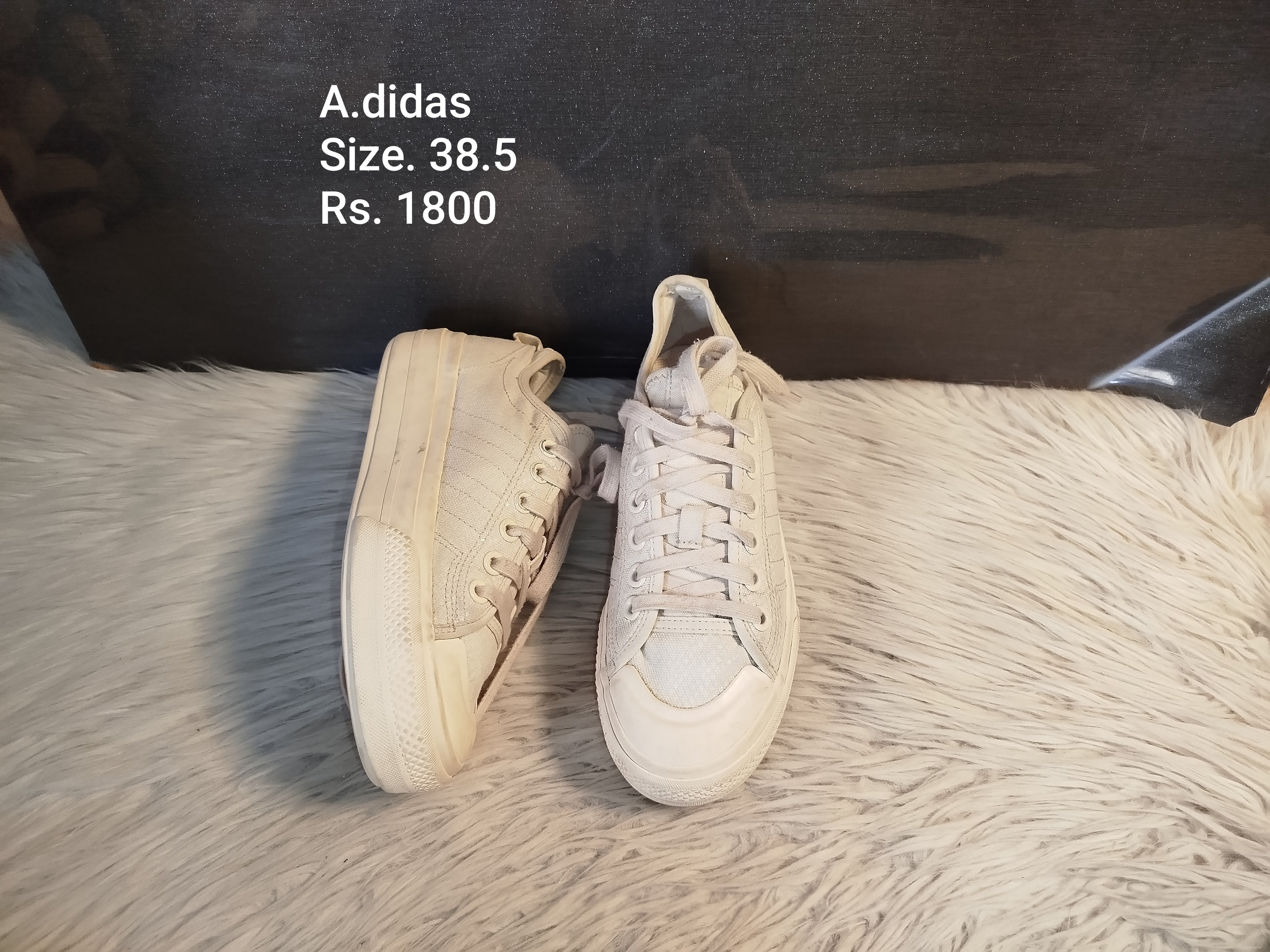 Adidas 38.5