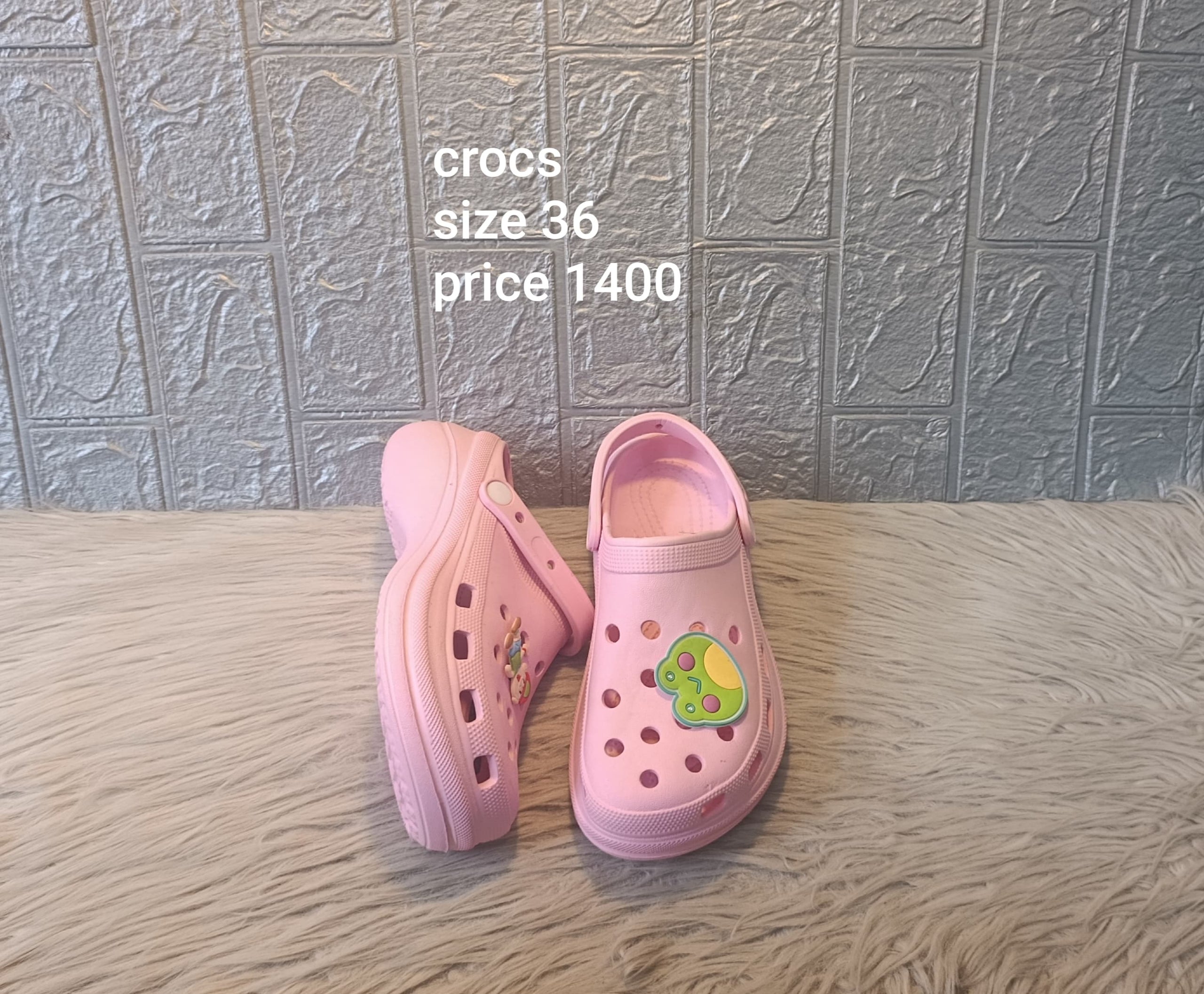 Crocs 36