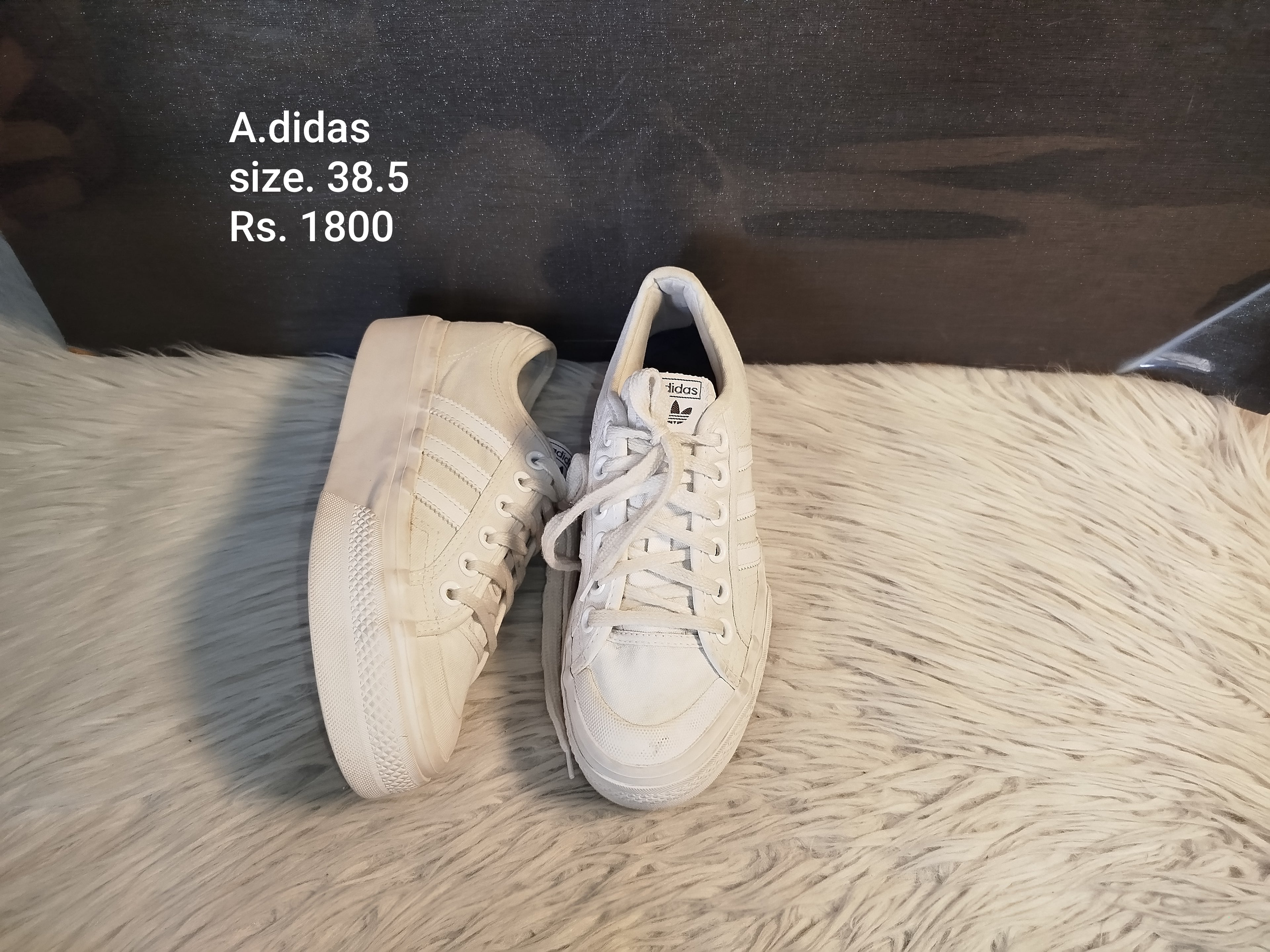 Adidas 38.5