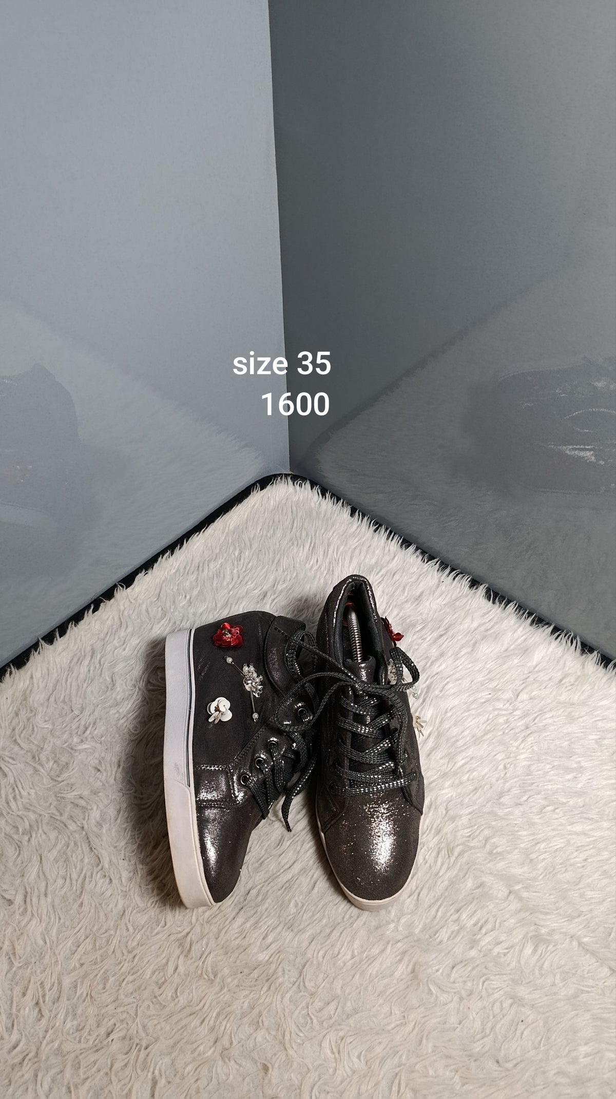 Boots 35