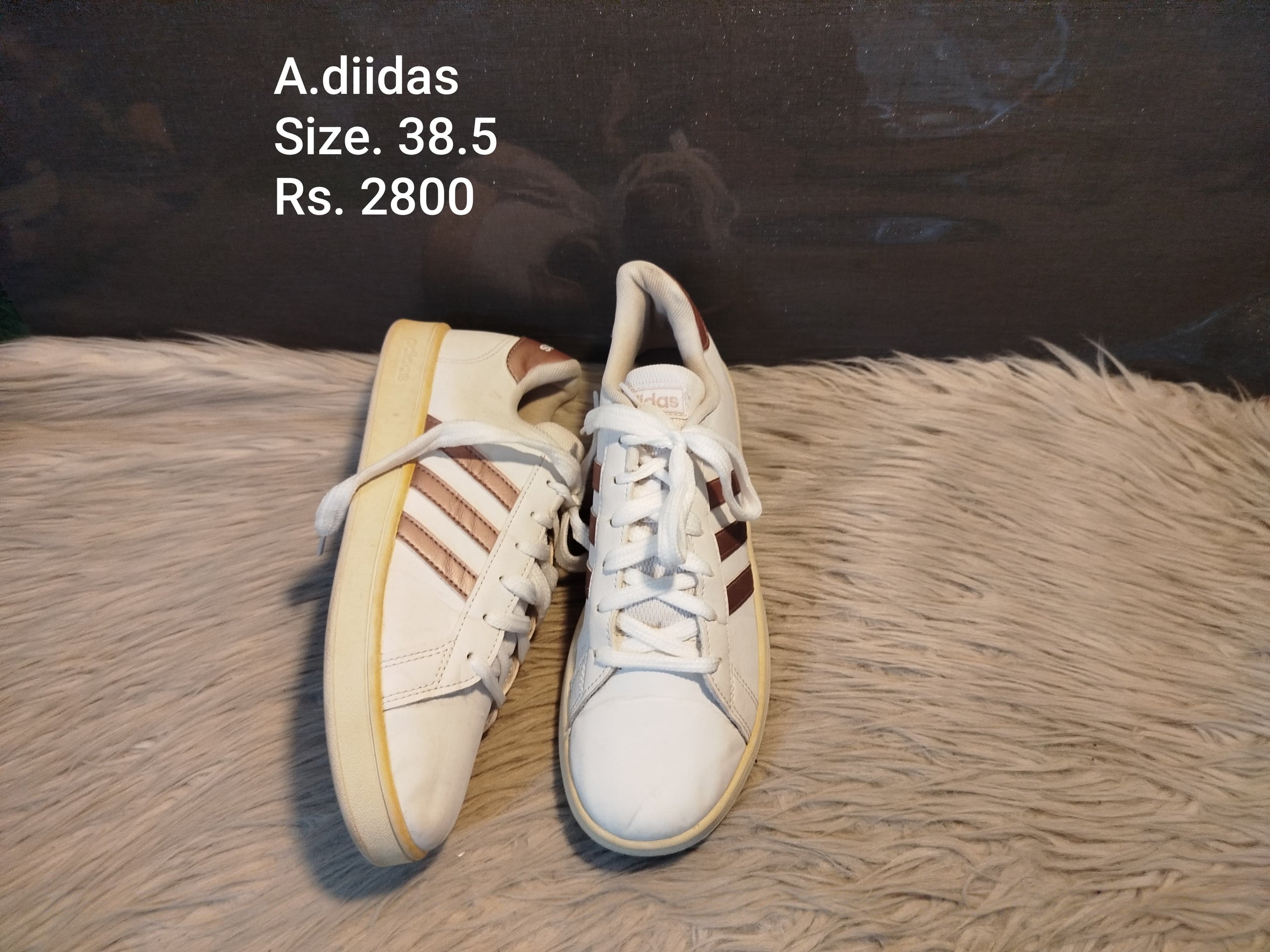 Adidas 38.5