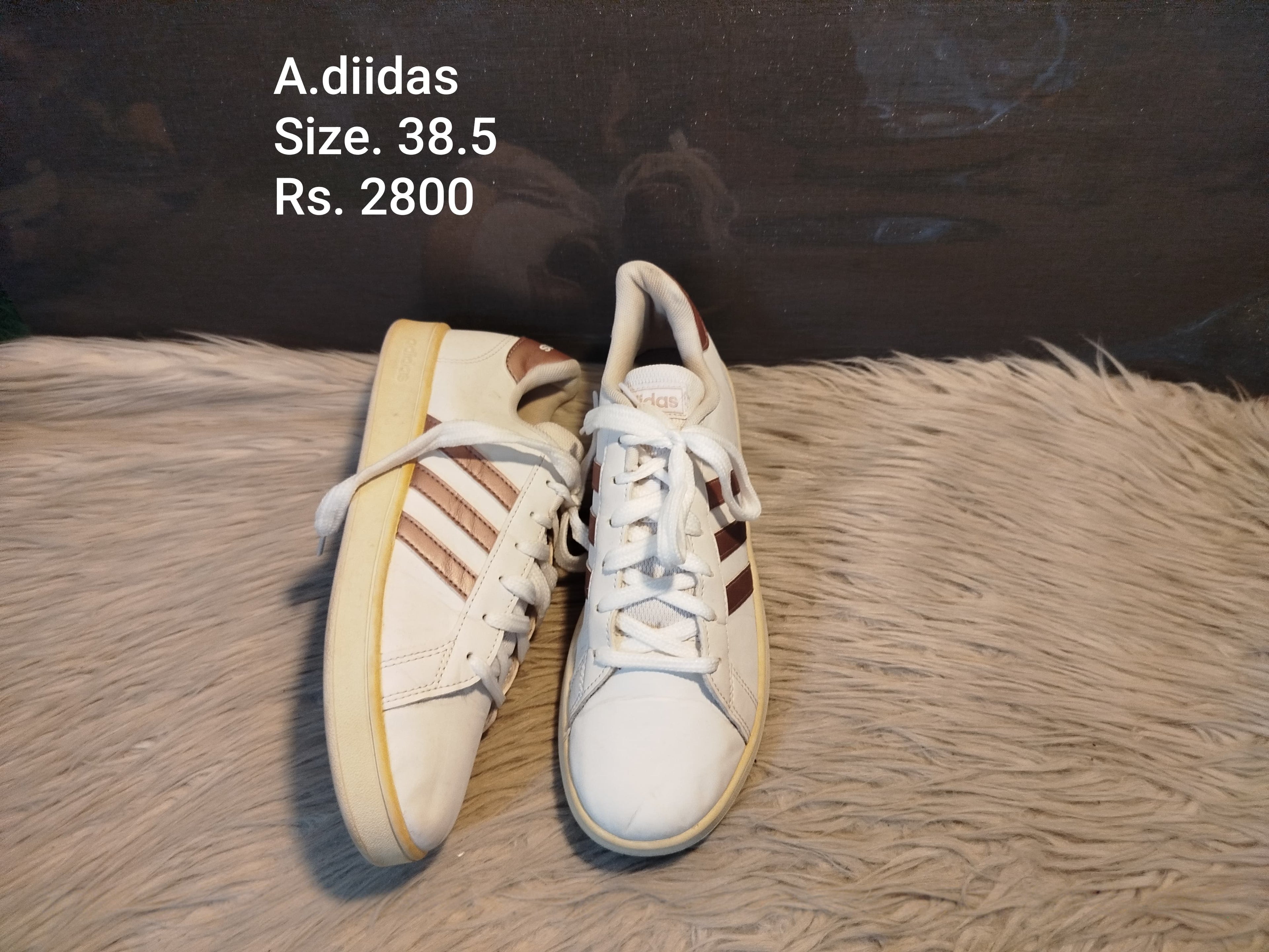 Adidas 38.5