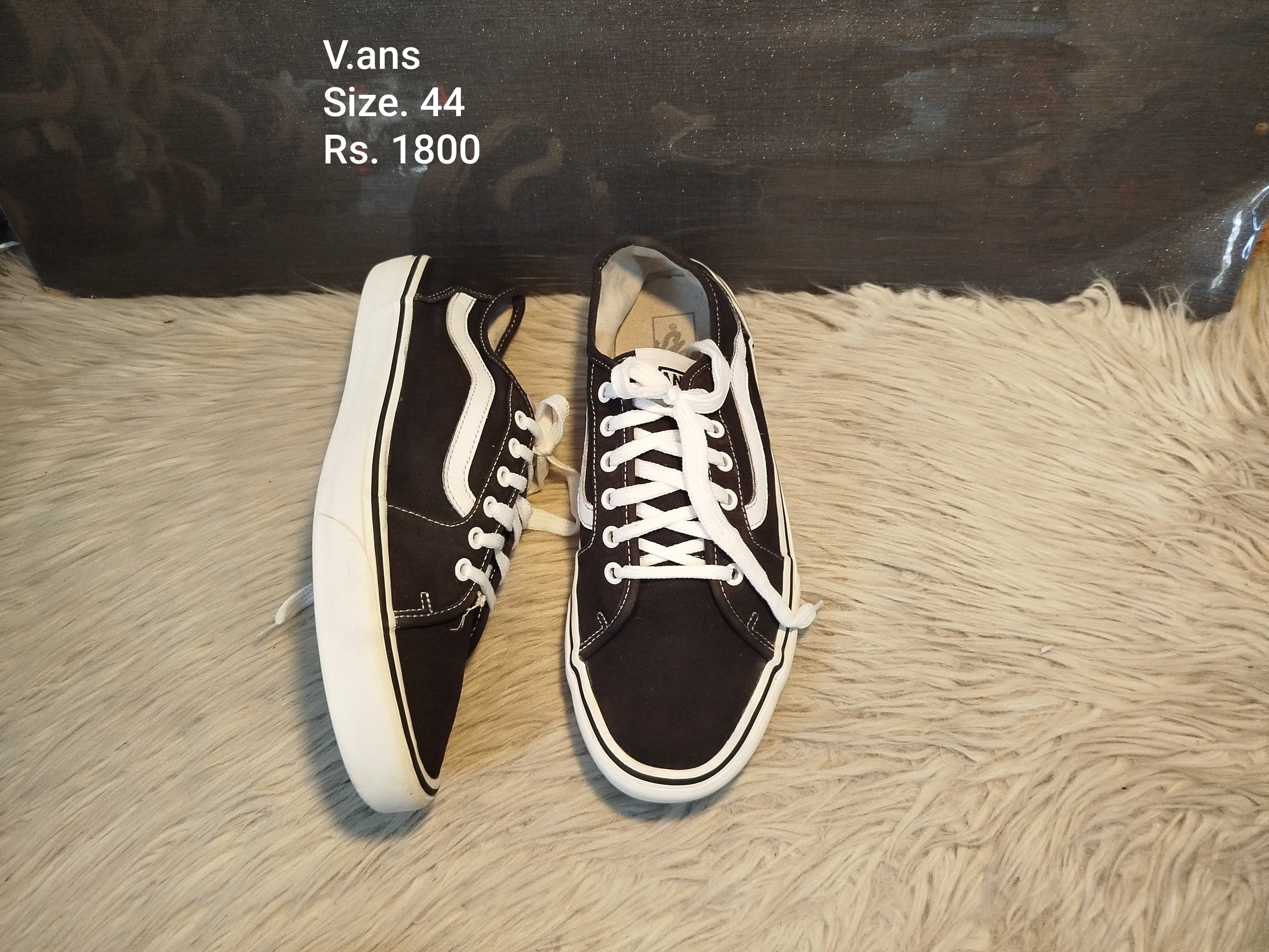 Vans 44