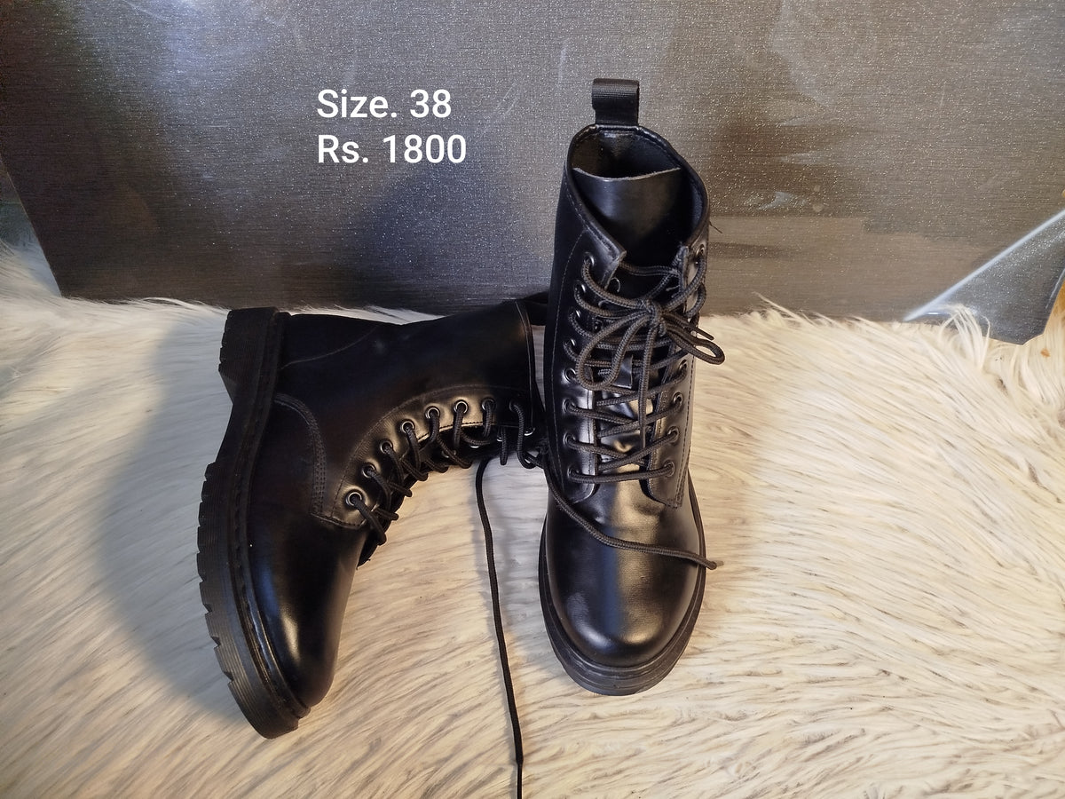 Boots 38