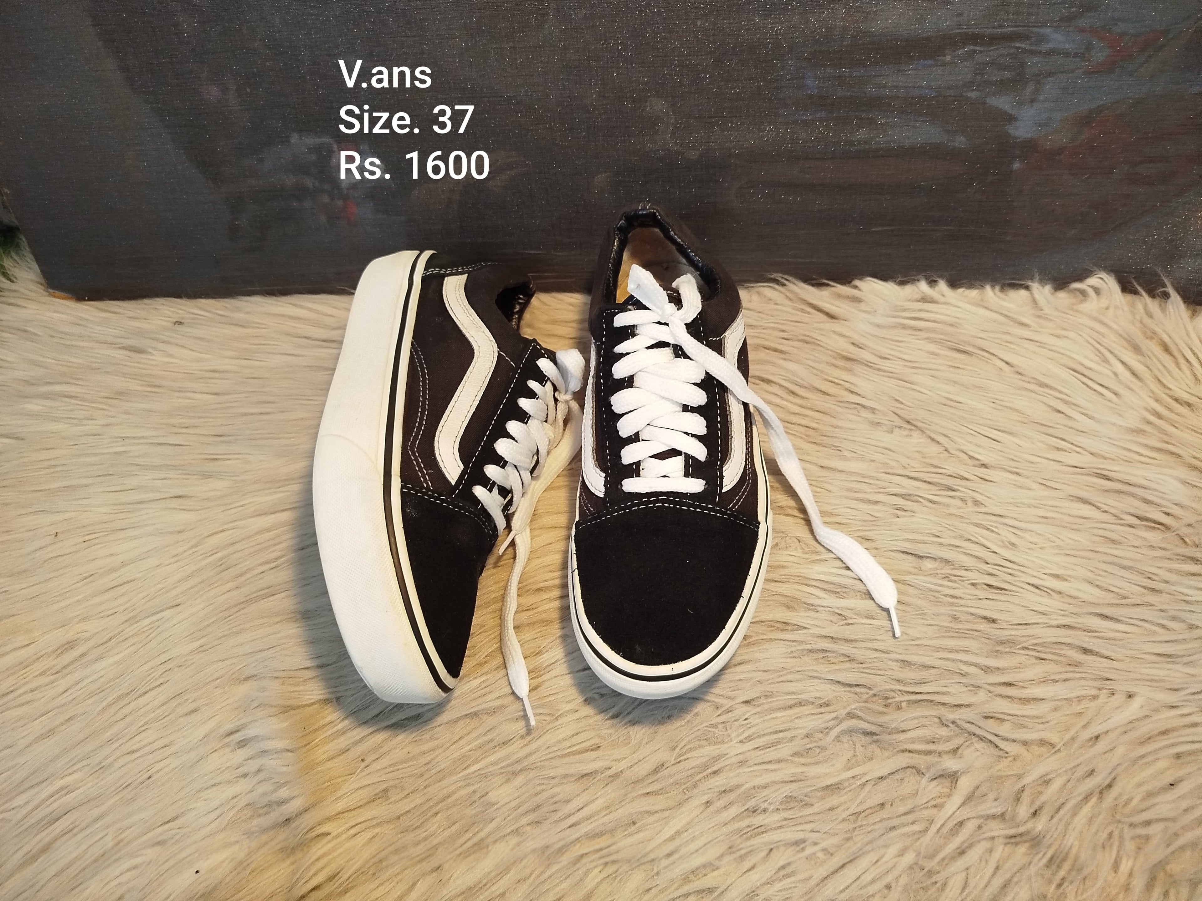 Vans 37