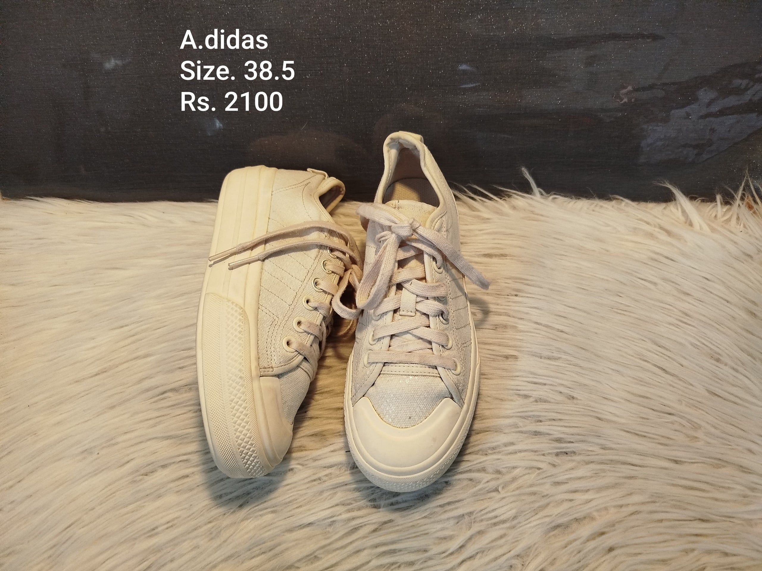 Adidas 38.5