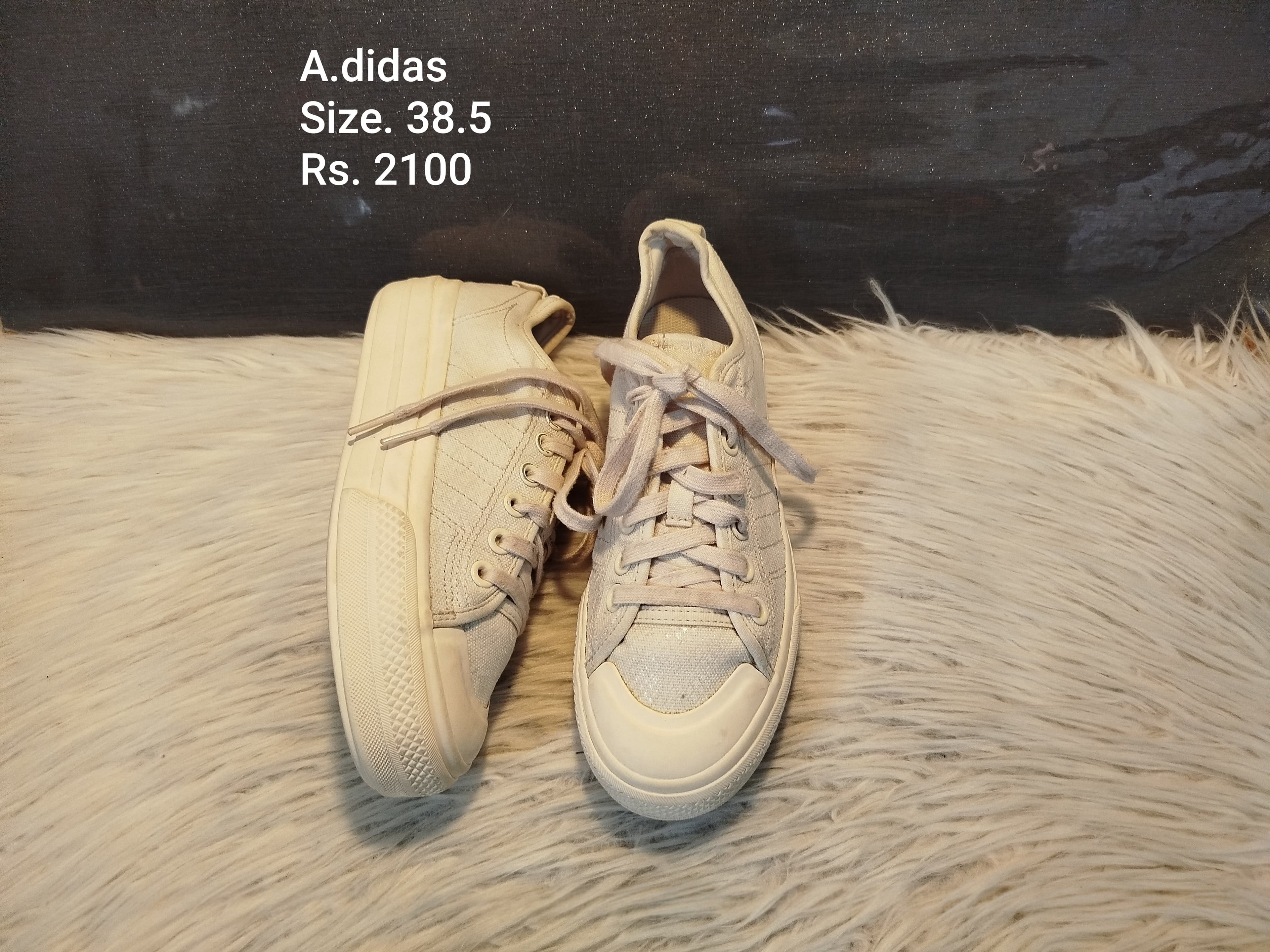 Adidas 38.5