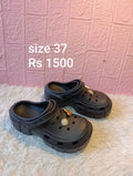 Crocs 37